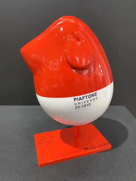 ▷ Piaftone rouge numéro 3 by Valerie Marty, 2024 | Resin sculpture Holiday Sale