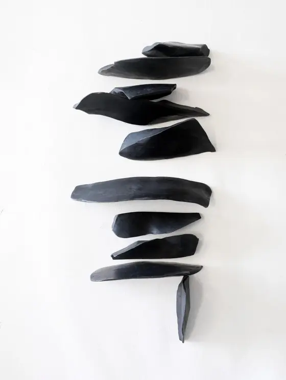 ▷ Cuerpos Magnéticos #14. Wall sculpture by Carla Gimbatti, 2025 | Resin sculpture Low Price