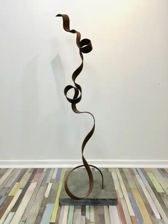 ▷ Caminando por la vida by Ariel Elizondo Lizarraga, 2024 | Corten Steel Sculpture Markdown