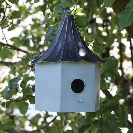 Best Price Queen Victoria Metal Birdhouse