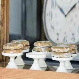 Fresh Stock Country Chic Cupcake Stands Set of 6